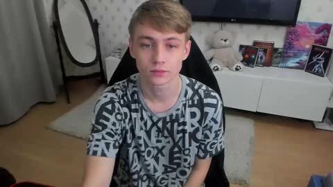 Max online show from September 27, 1:03 am