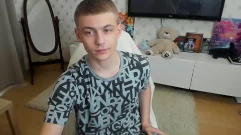 Max online show from October 24, 11:55 am