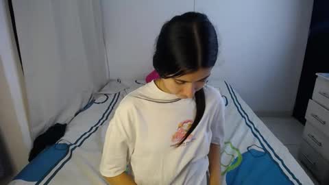 erosgirls_ online show from October 31, 4:13 am