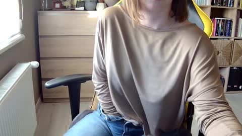 Melissa   online show from February 9, 2:18 pm
