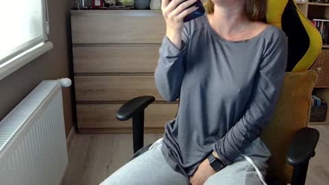 Melissa   online show from February 2, 2:56 pm