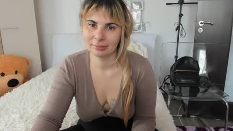 Snapshot of eroticsensualkitty4u chatting on February 7, 9:16 am eroticsensualkitty4u online show from February 7, 9:16 am