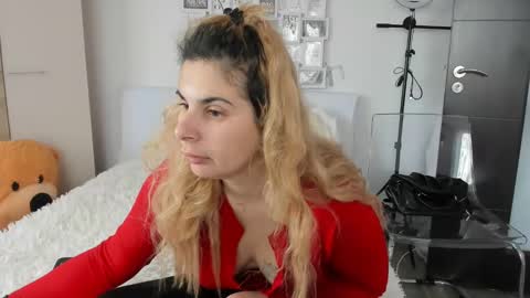 Snapshot of eroticsensualkitty4u chatting on January 10, 9:13 am eroticsensualkitty4u online show from January 10, 9:13 am