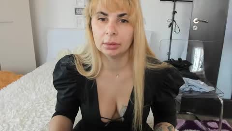 Snapshot of eroticsensualkitty4u chatting on January 11, 12:29 pm eroticsensualkitty4u online show from January 11, 12:29 pm