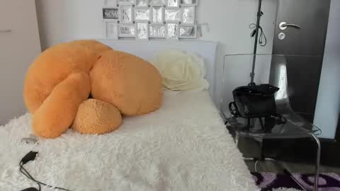 Snapshot of eroticsensualkitty4u chatting on February 26, 11:32 am eroticsensualkitty4u online show from February 26, 11:32 am