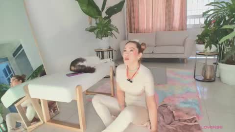 Snapshot of erotik_lady chatting on September 10, 6:20 pm TINY online show from September 10, 6:20 pm