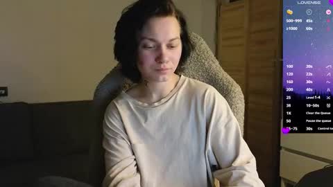 esajukyy online show from March 10, 4:11 pm