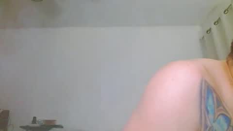 escodamus12 online show from January 30, 1:55 am