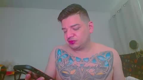 escodamus12 online show from January 10, 11:39 pm