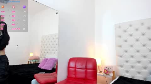 esmeralda  online show from November 6, 4:43 pm