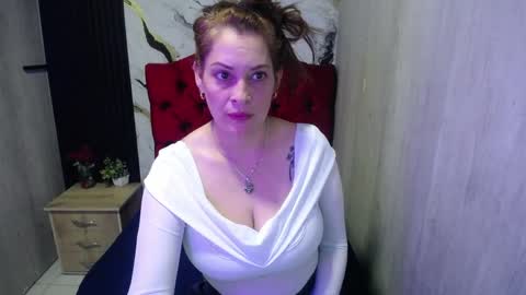 esmeralda black online show from May 7, 3:35 am