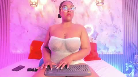 esmeralda online show from March 2, 9:21 am