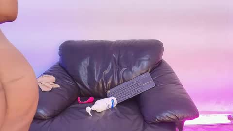 esmeralda online show from October 17, 9:46 am