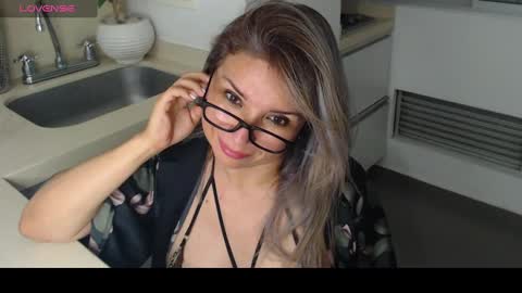 Juliana online show from February 6, 3:16 am