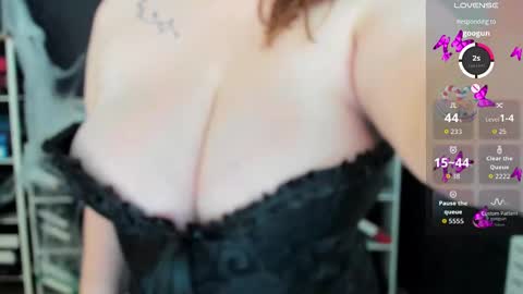 Ava online show from October 31, 5:30 am