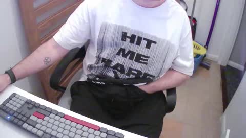 Morph online show from December 17, 9:54 pm