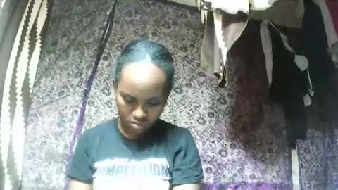 estanie online show from November 13, 7:05 pm