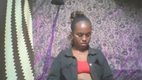 estanie online show from October 31, 7:25 pm