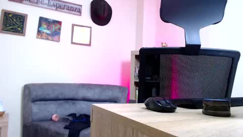 Esteban Fernandez online show from May 29, 6:39 pm