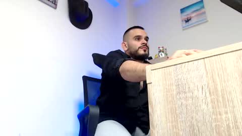 Esteban Fernandez online show from February 20, 4:12 am