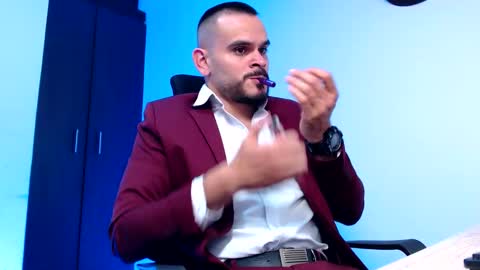 Esteban Fernandez online show from February 2, 3:48 am