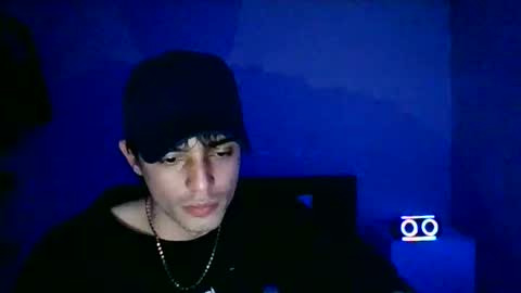 estebankit0 online show from December 28, 1:39 am