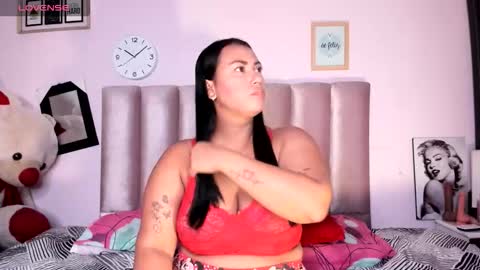 Snapshot of esteffania_bonnet chatting on October 17, 1:26 pm esteffania_bonnet online show from October 17, 1:26 pm
