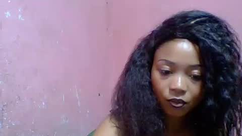 estelah20 online show from November 5, 7:10 am