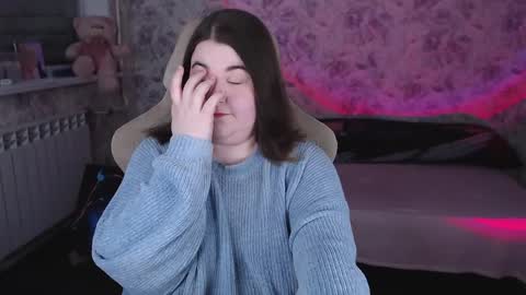 estelle_hicks online show from April 8, 7:06 pm