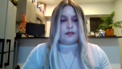 Estephanie Aguilar online show from September 21, 6:17 am