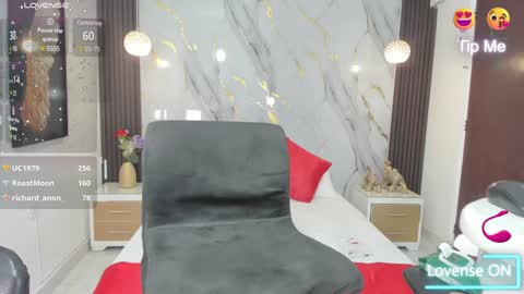 Estephany online show from February 4, 5:01 pm