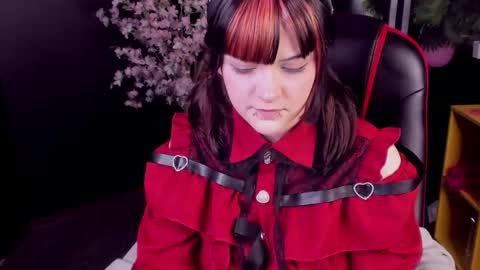Ester  online show from May 7, 4:57 pm