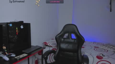 estivenvel online show from March 10, 11:51 pm