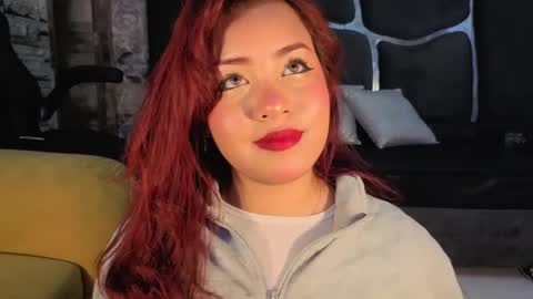 Snapshot of estrella05_ chatting on September 12, 4:58 am estrella05_ online show from September 12, 4:58 am
