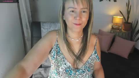 - E S T R E L L A  M I L F - online show from February 24, 3:55 am