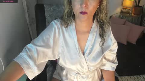 - E S T R E L L A  M I L F - online show from February 25, 7:20 am