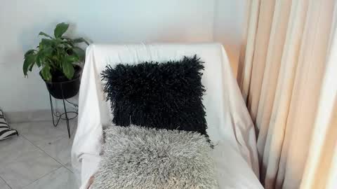 - E S T R E L L A  M I L F - online show from September 14, 6:59 am