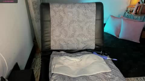 - E S T R E L L A  M I L F - online show from March 12, 4:30 am