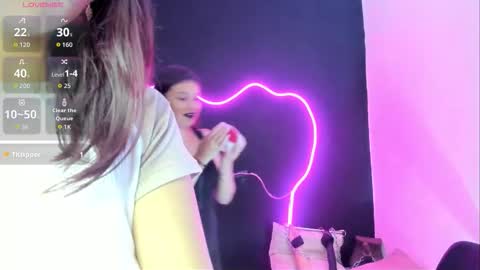 Cloe and Megan online show from October 20, 7:19 pm