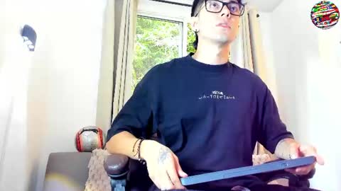 etham_wolf1 online show from June 14, 1:46 pm