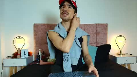 ethan  online show from April 17, 8:22 pm