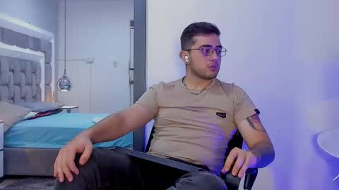 ethan_greys online show from December 19, 5:36 am