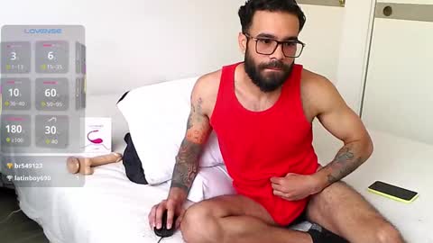 Snapshot of ethan_hunter87 chatting on October 1, 4:39 pm Ethan online show from October 1, 4:39 pm
