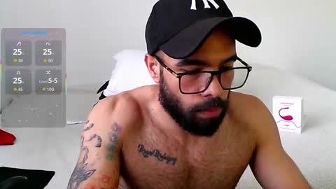 Snapshot of ethan_hunter87 chatting on October 14, 5:49 pm Ethan online show from October 14, 5:49 pm