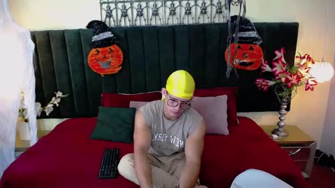 ETHAN RODGERS online show from November 1, 9:36 pm