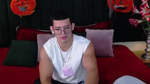 ETHAN RODGERS online show from October 31, 9:26 pm