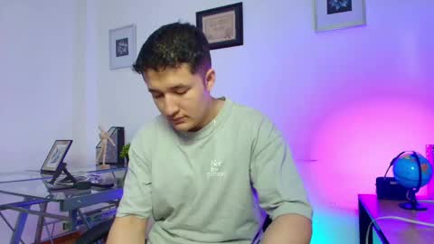 ethanconnor_ online show from May 23, 12:23 pm