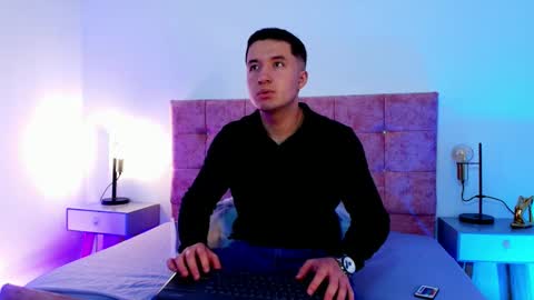 ethanconnor_ online show from January 12, 12:34 pm