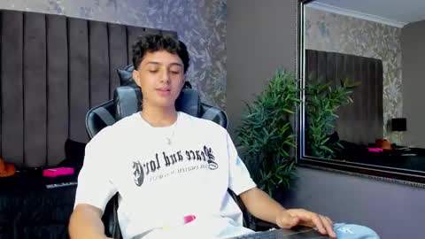 ethanlowell online show from October 14, 5:54 am