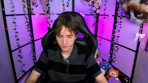 Ethan online show from November 6, 1:03 pm